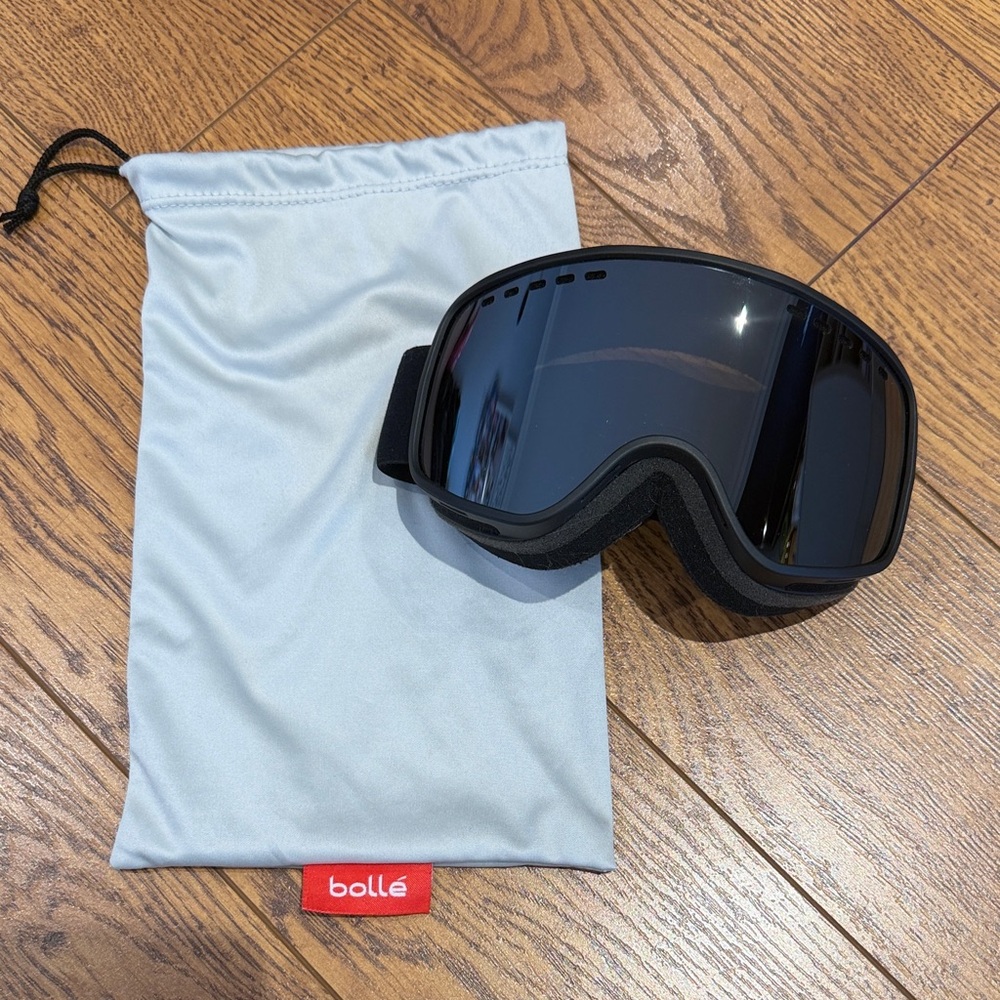 Bollé Black Ski Goggles - small child size